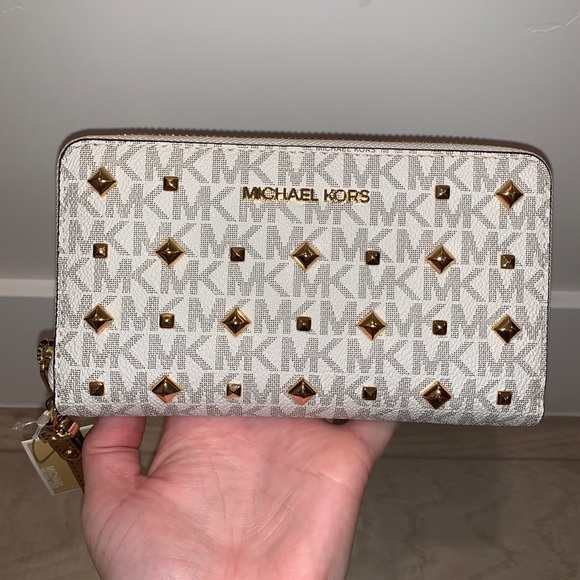 Michael Kors Handbags - Michael Kors Wristlet / Wallet